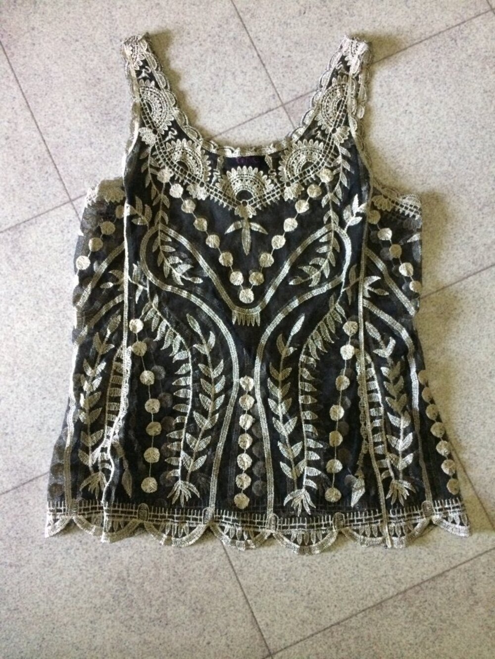 It’s pink tank top Size M - Picture 10 of 10